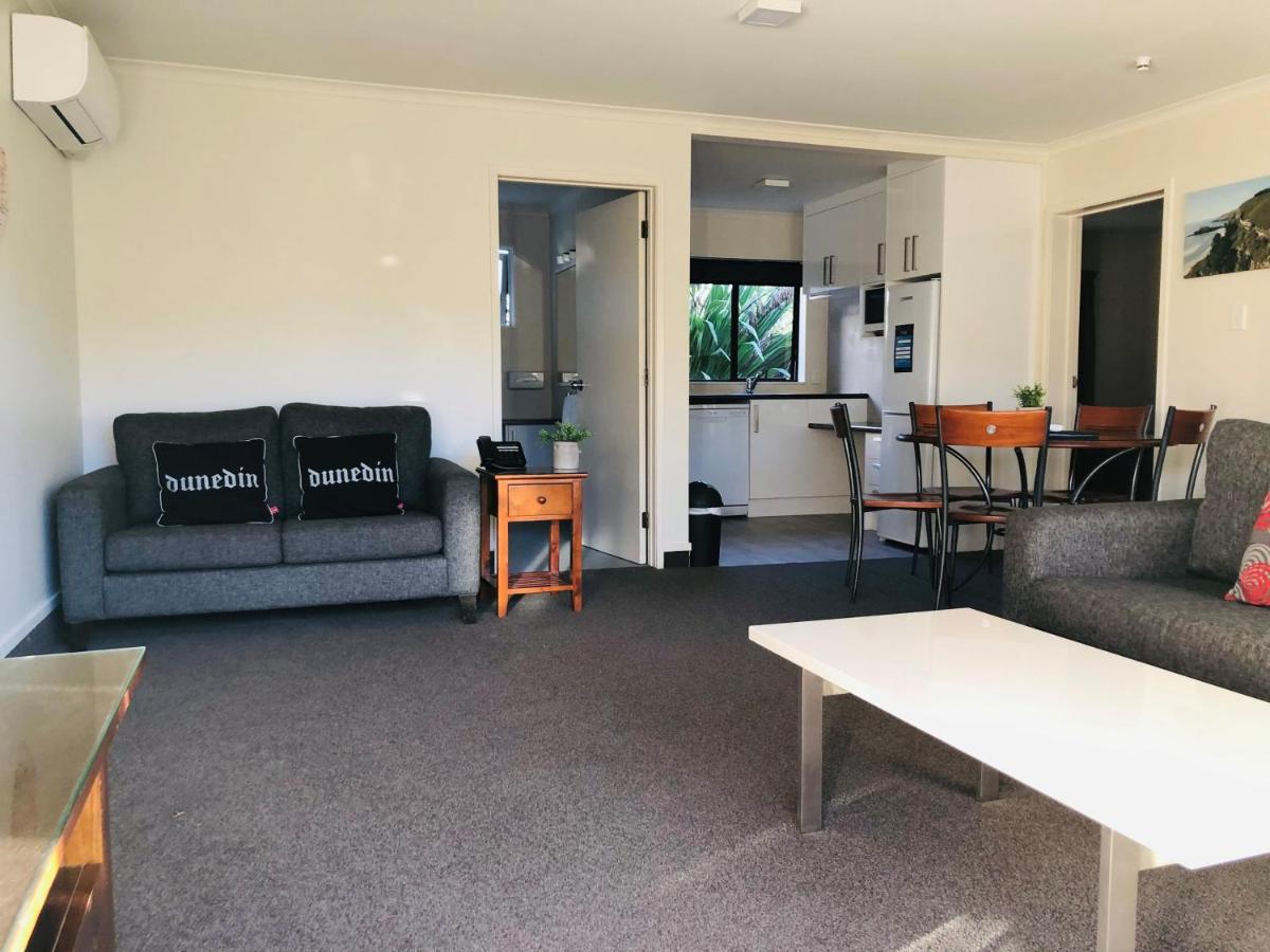 Commodore Motel Dunedin Bagian luar foto