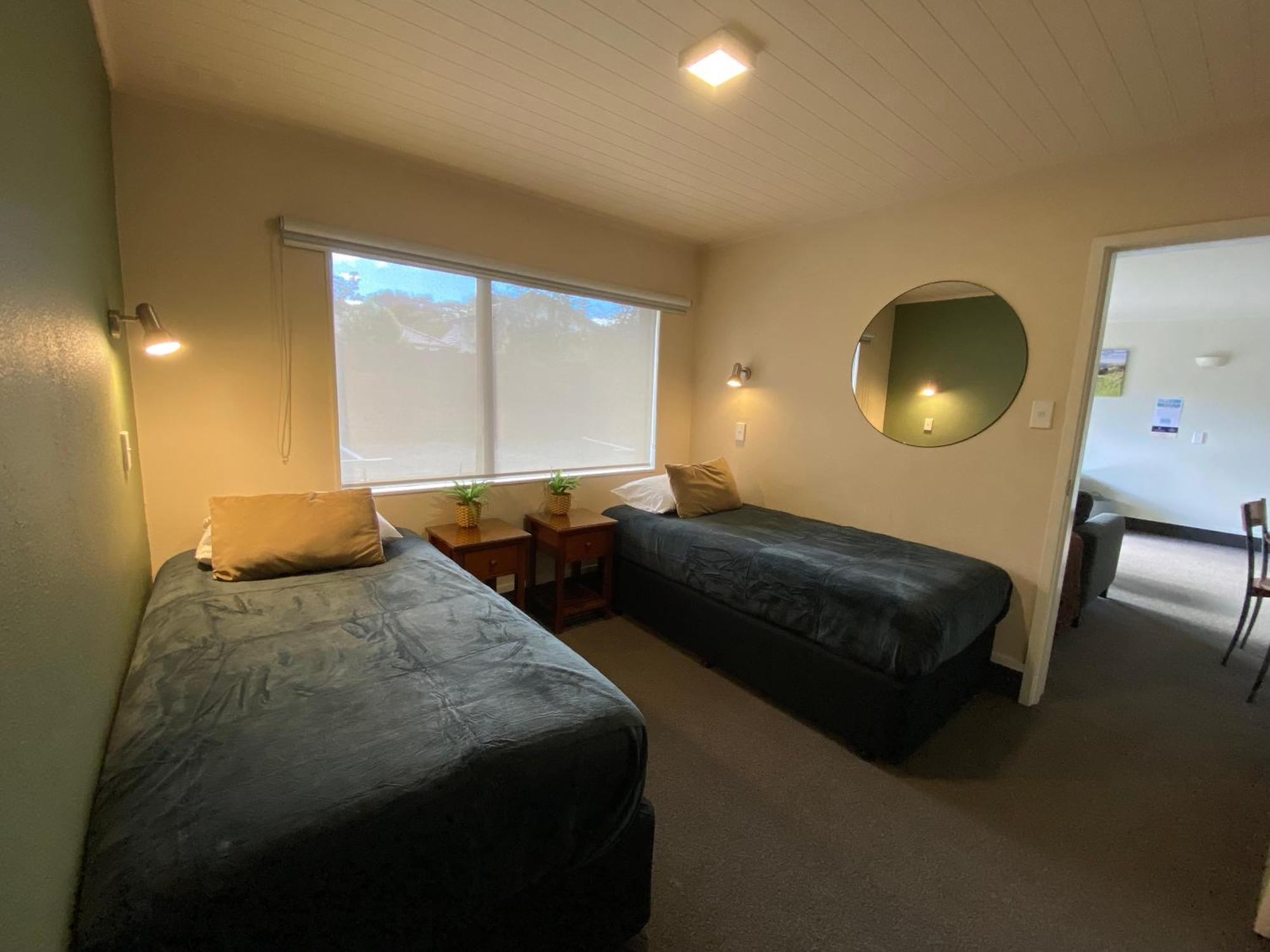 Commodore Motel Dunedin Bagian luar foto