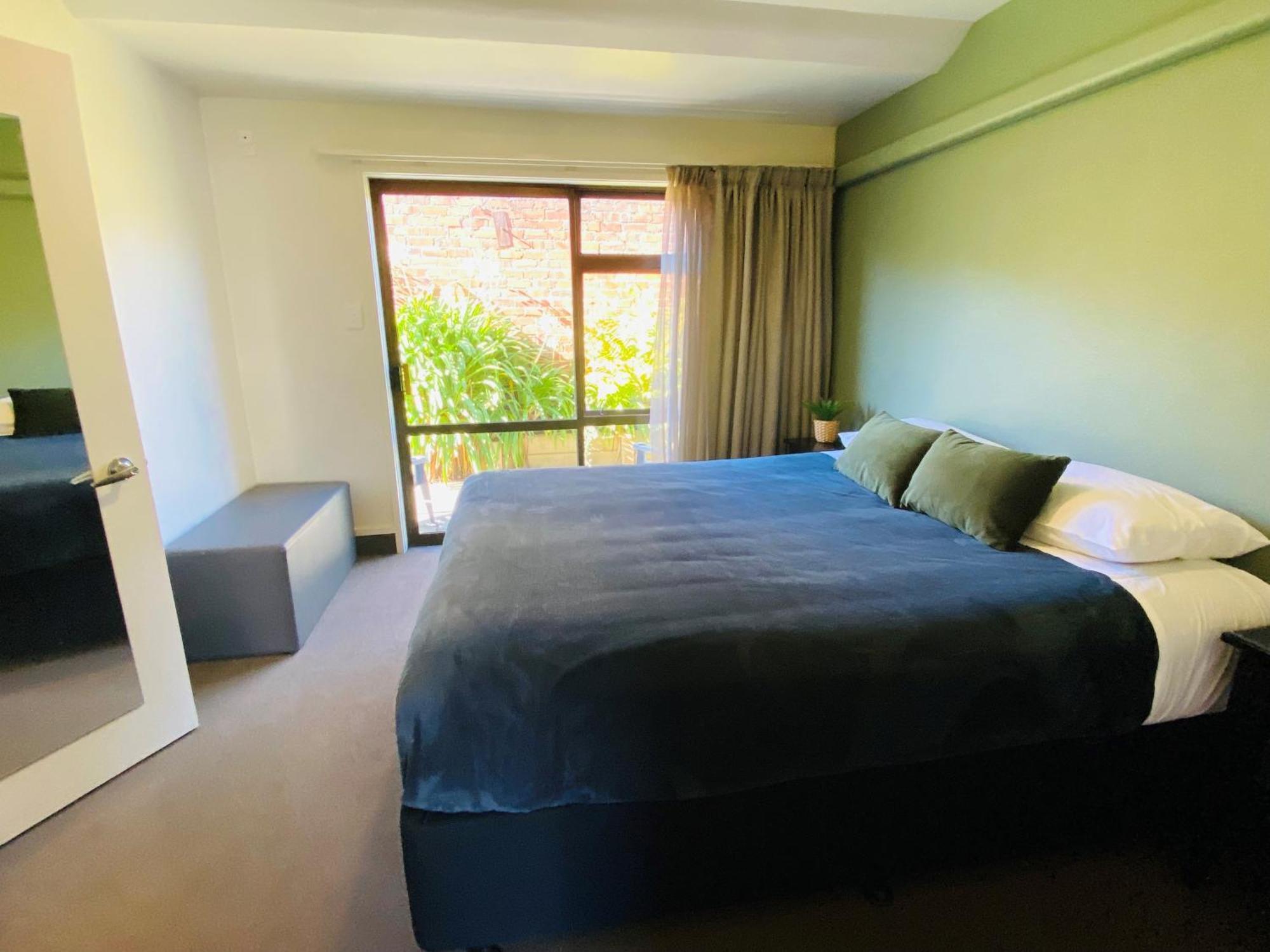Commodore Motel Dunedin Bagian luar foto