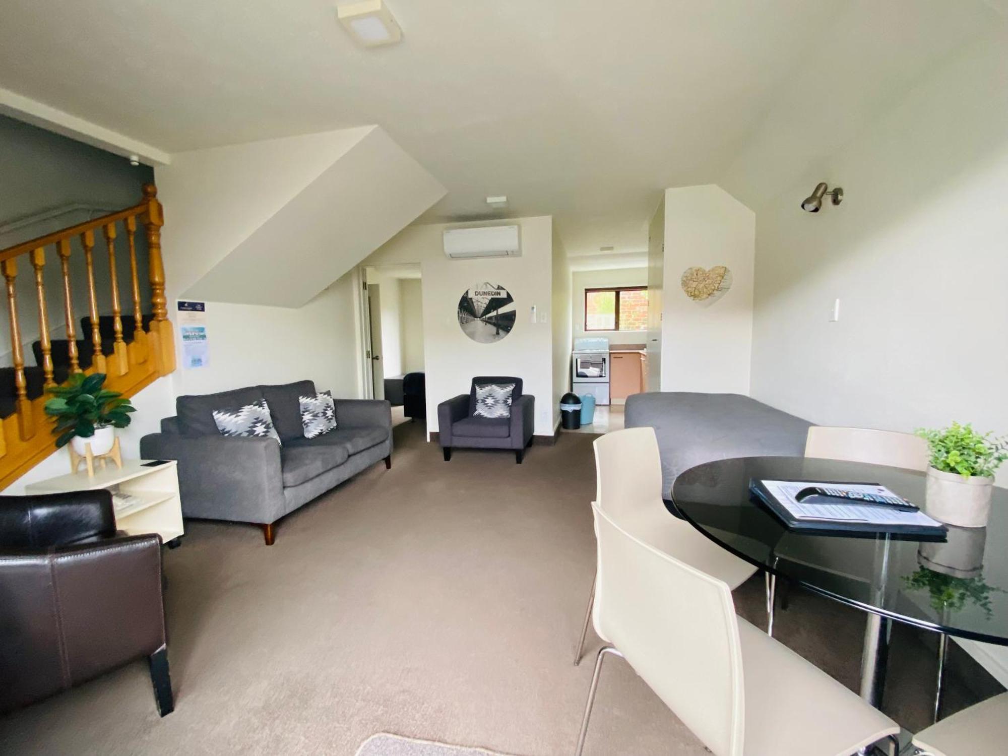 Commodore Motel Dunedin Bagian luar foto