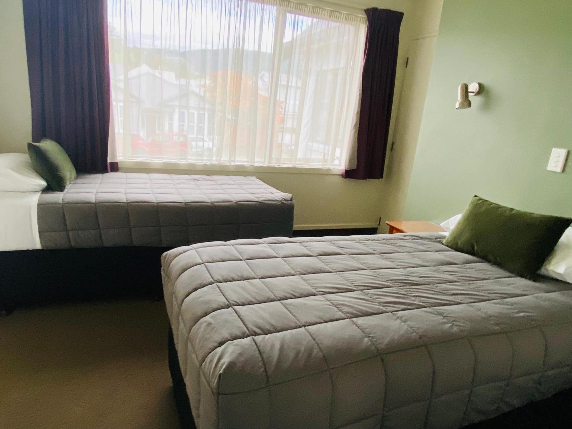 Commodore Motel Dunedin Bagian luar foto