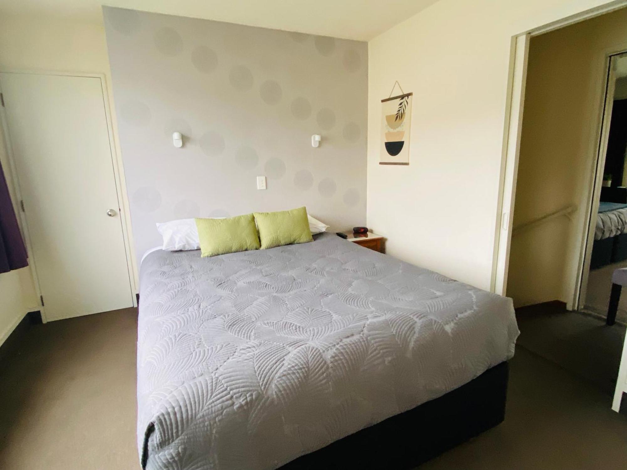 Commodore Motel Dunedin Bagian luar foto
