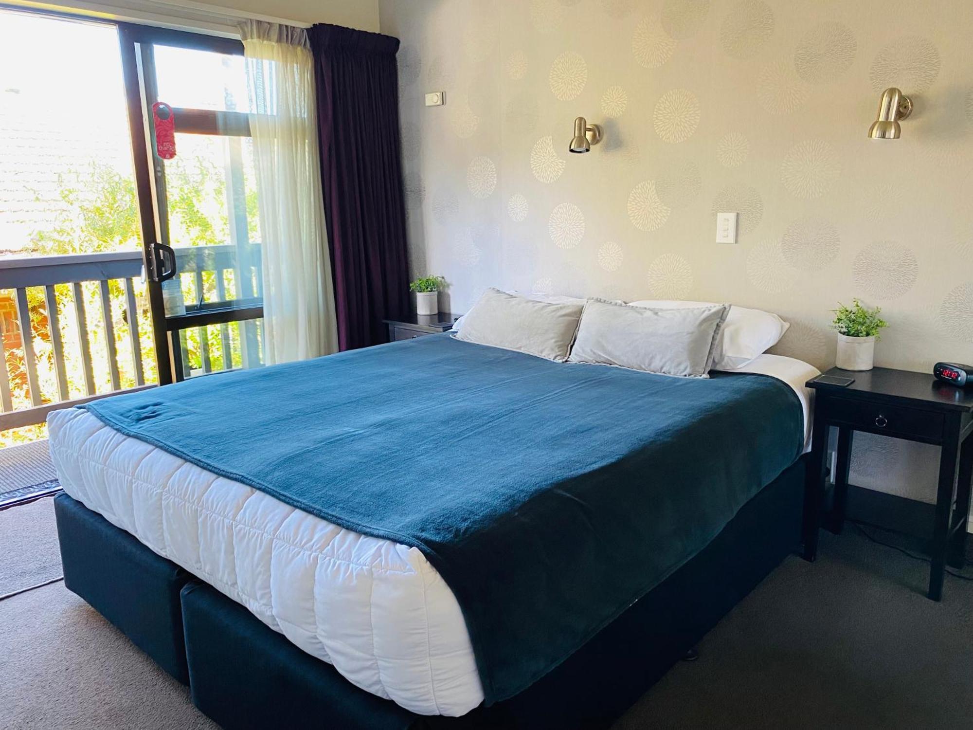 Commodore Motel Dunedin Bagian luar foto