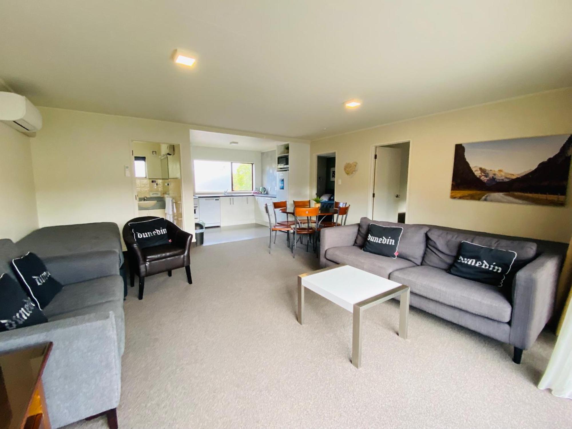 Commodore Motel Dunedin Bagian luar foto