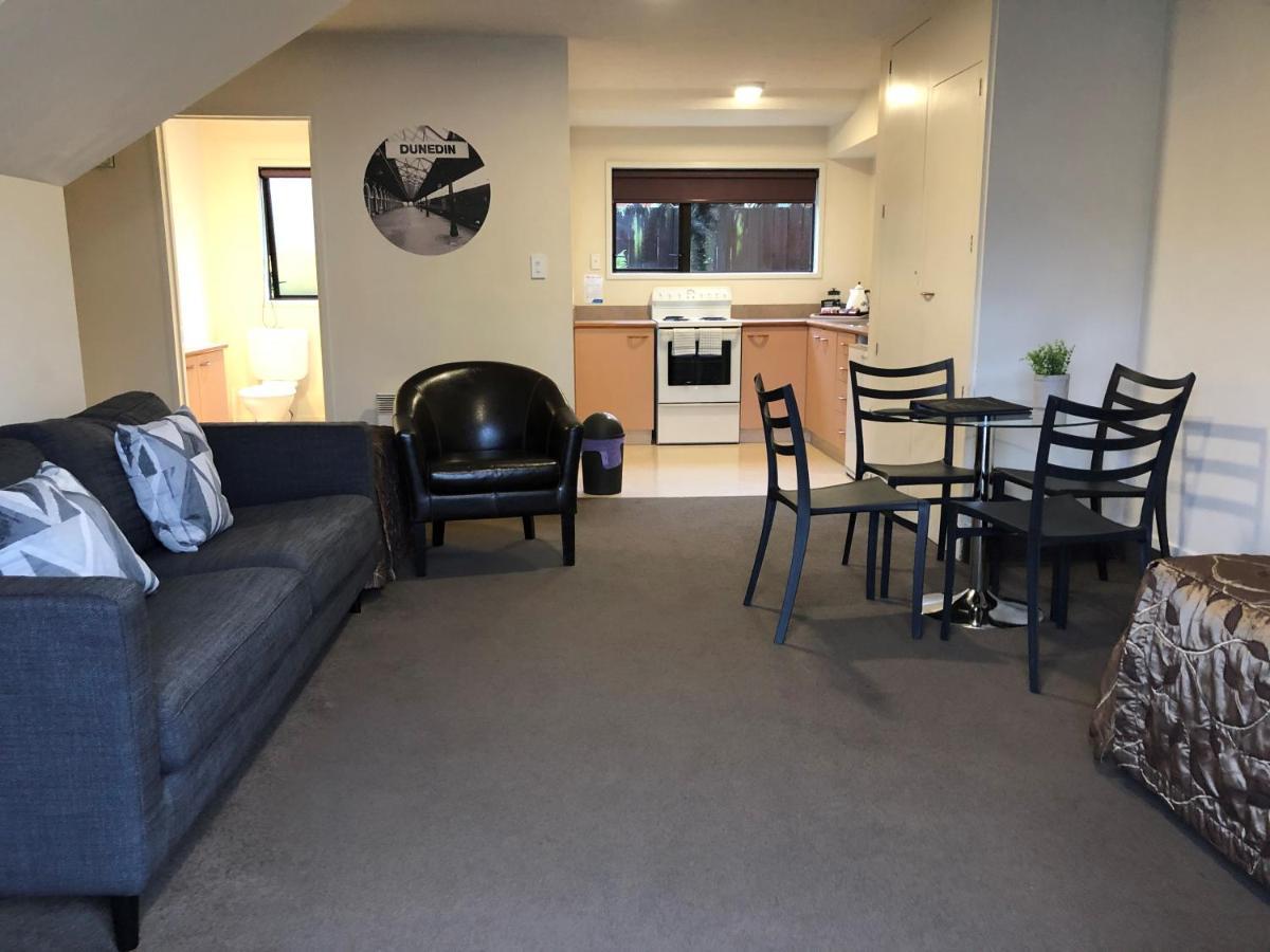 Commodore Motel Dunedin Bagian luar foto