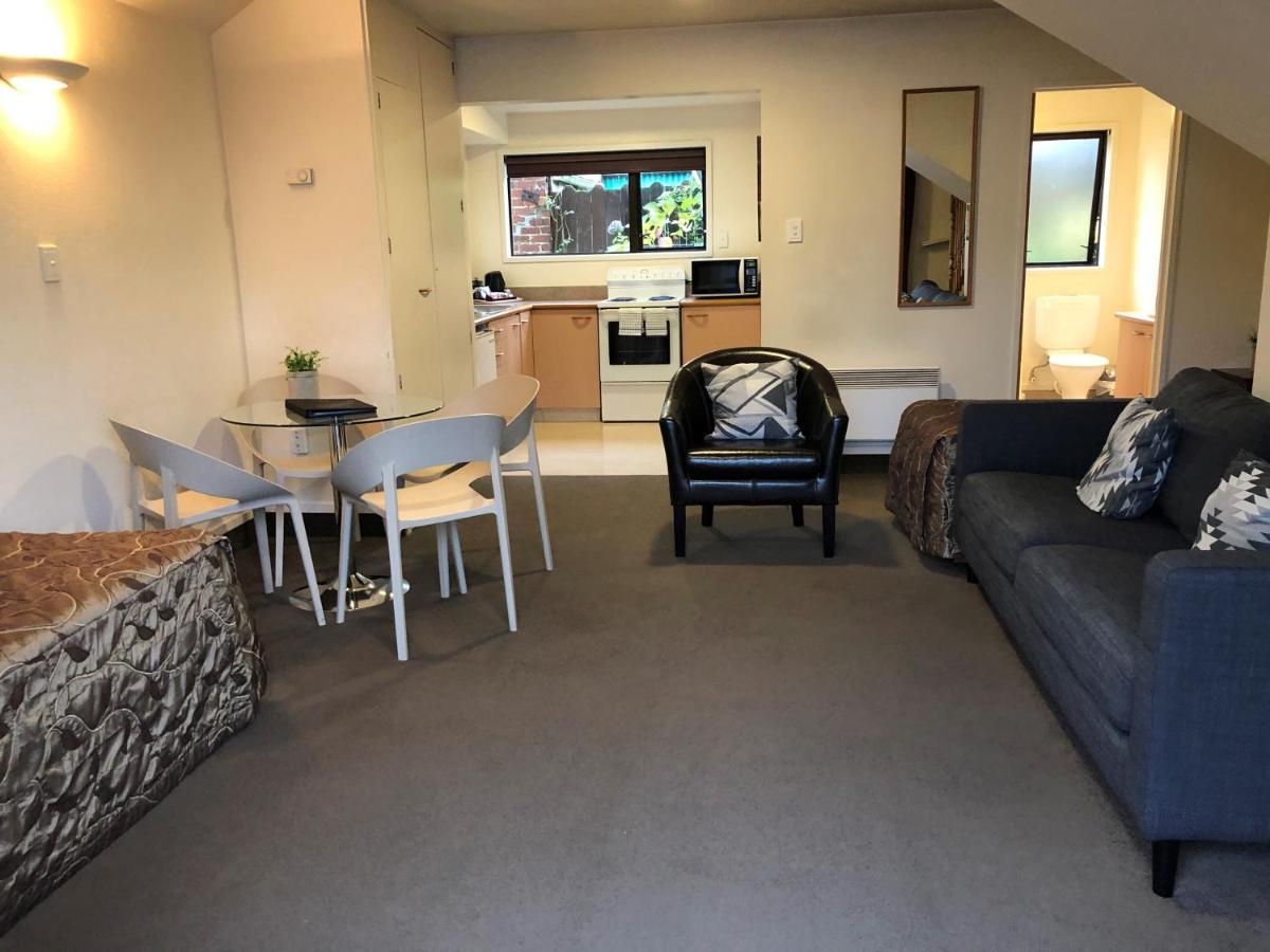Commodore Motel Dunedin Bagian luar foto